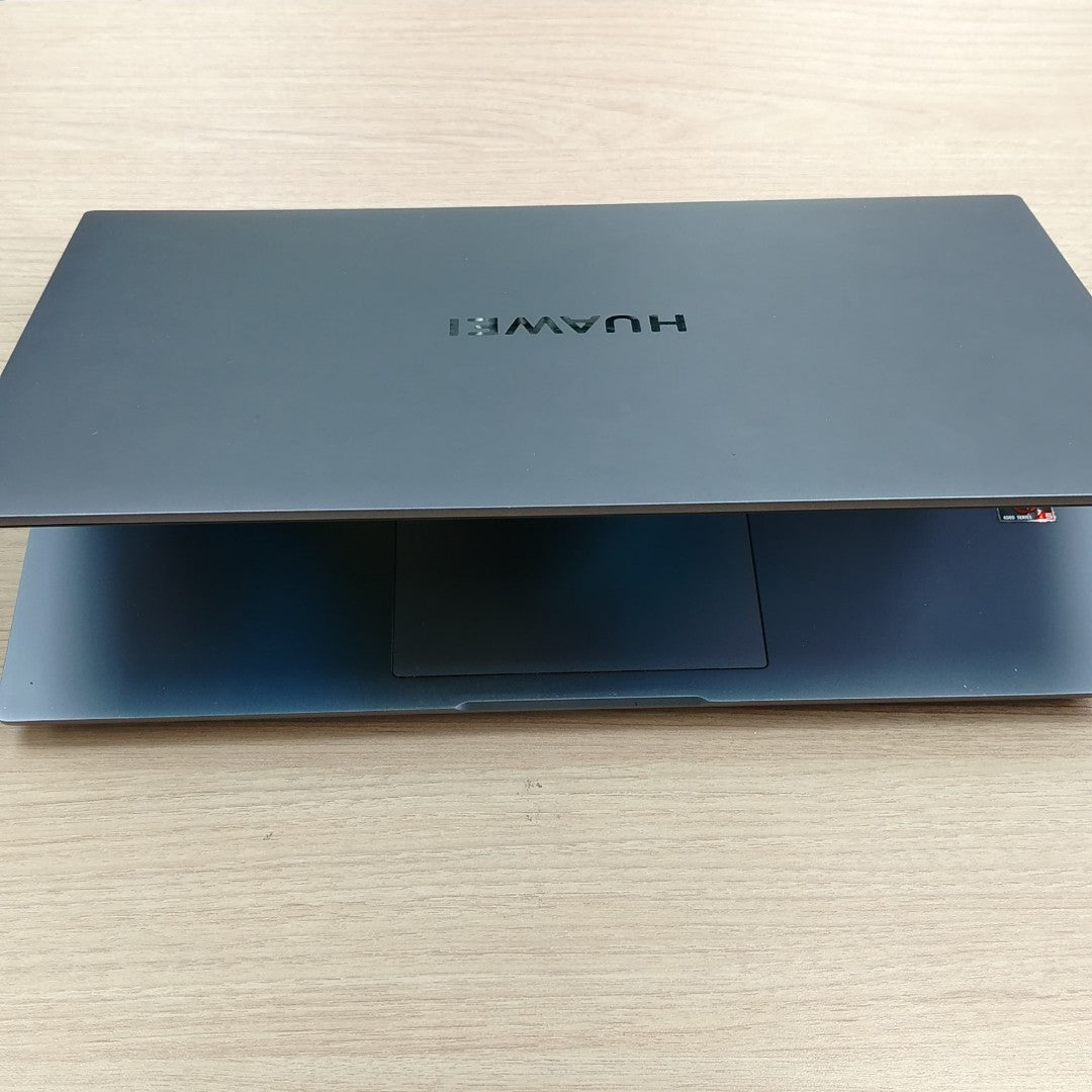 LAPTOP HUAWEI MATEBOOK D16 HVY-WAP9 (2022) 512 GB SSD 16 GB RAM (SEMINUEVO)