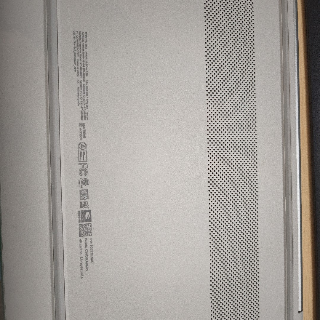 LAPTOP HP 14-EP0230LA (2025) 512 GB SSD 8 GB RAM (SEMINUEVO)