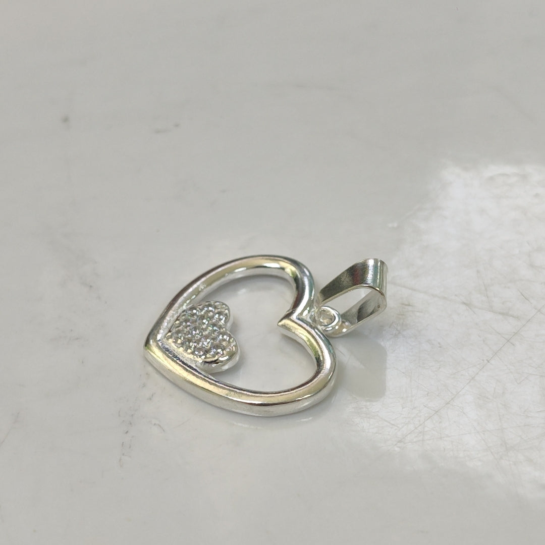 DIJE CORAZON C/CIRCONIAS PLATA .925 2.5 GR (NUEVO)
