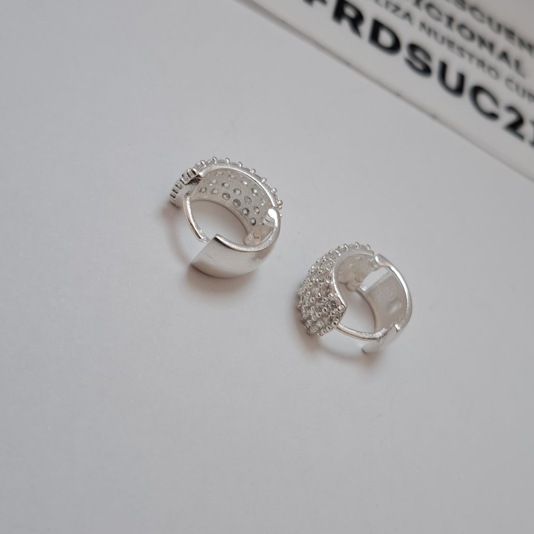 HUGGIES C/CIRCONIAS PLATA .925 5.6 GR (NUEVO)