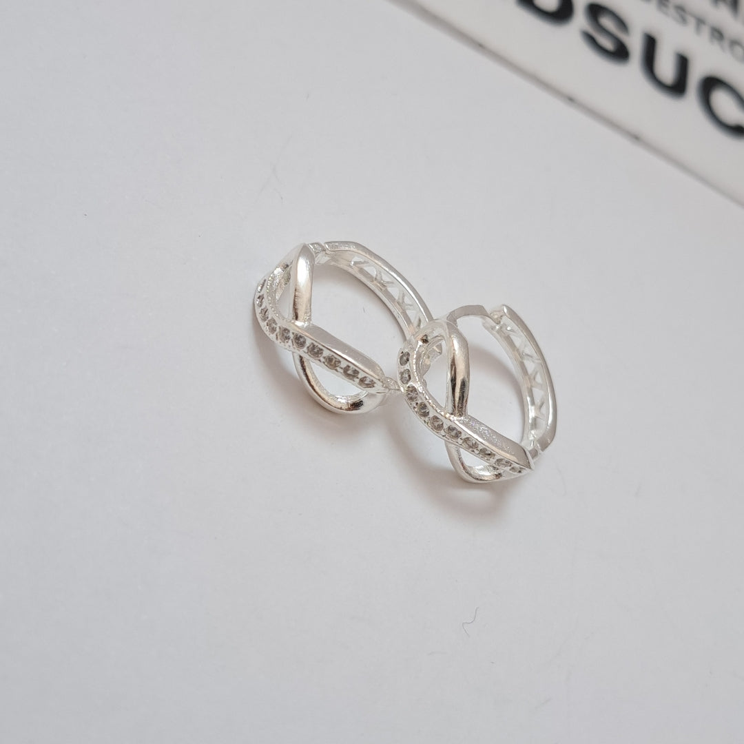 HUGGIES INFINITO CIRCONIAS PLATA .925 2.4 GR (NUEVO)