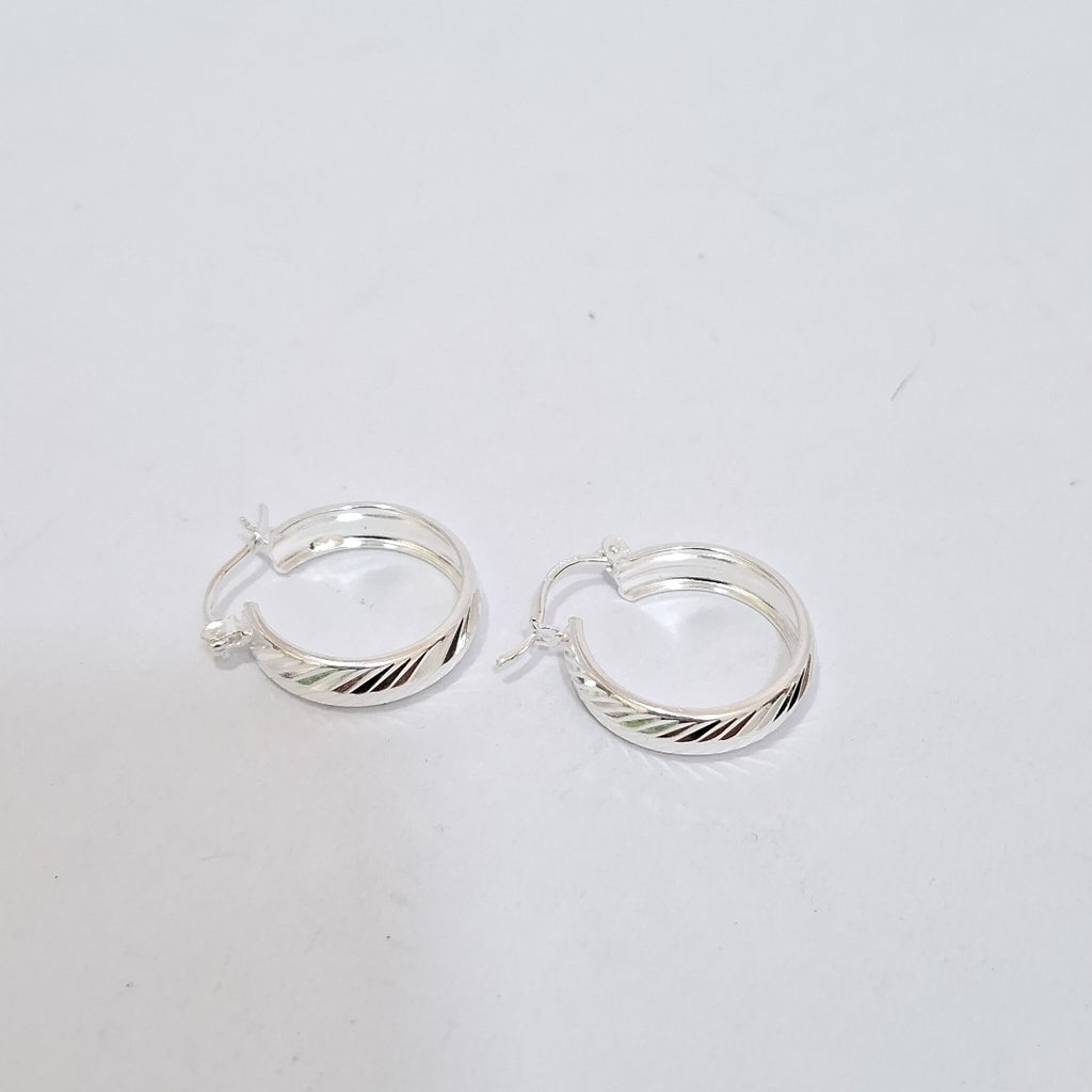 PAR ARRACADAS LABRADAS PLATA .925 2.2 GR (NUEVO)