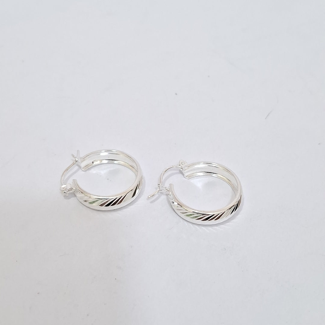 PAR ARRACADAS LABRADAS PLATA .925 2.2 GR (NUEVO)