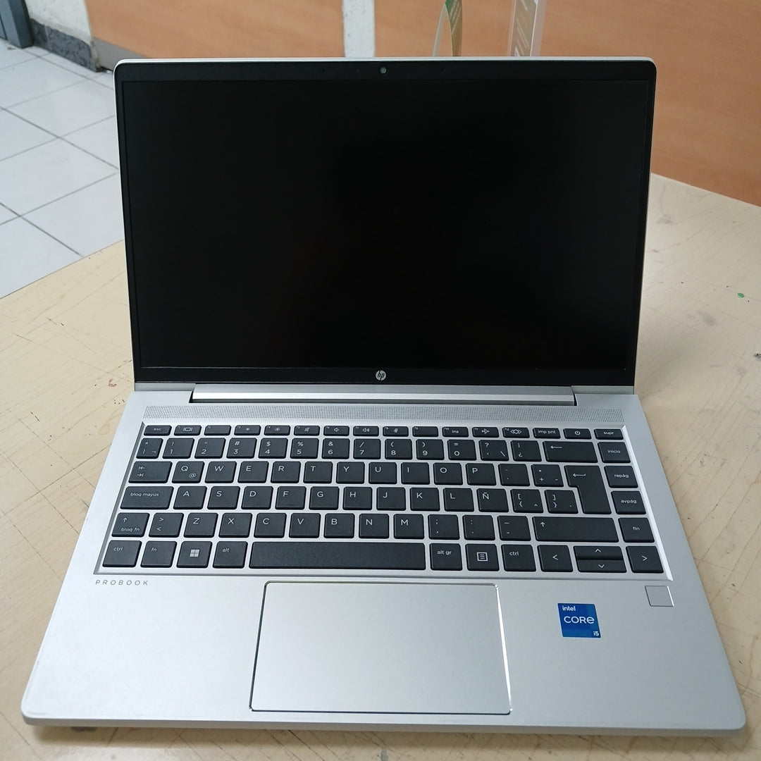 LAPTOP HP PROBOOK 440 G9 (2024) 512 GB SSD 16 GB RAM (SEMINUEVO)