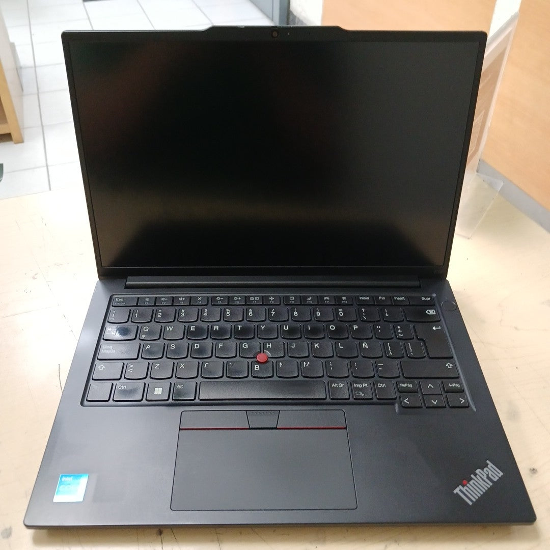 LAPTOP LENOVO THINKPAD E14 GEN 5 (2024) 512 GB SSD 16 GB RAM (SEMINUEVO)