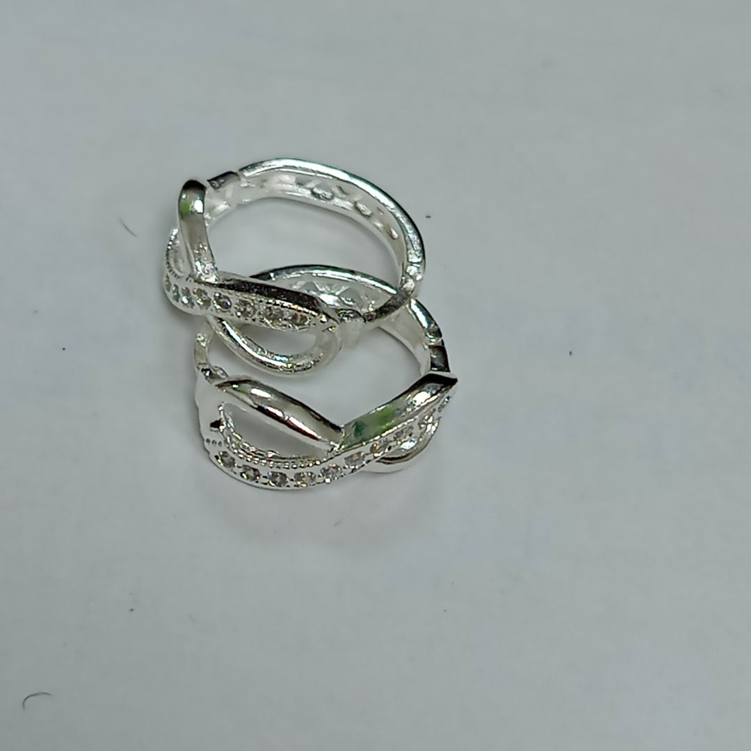 HUGGIES INFINITO CIRCONIAS PLATA .925 2.4 GR (NUEVO)
