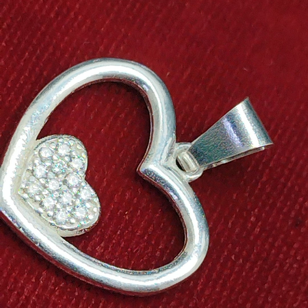 DIJE CORAZON C/CIRCONIAS PLATA .925 2.4 GR (NUEVO)