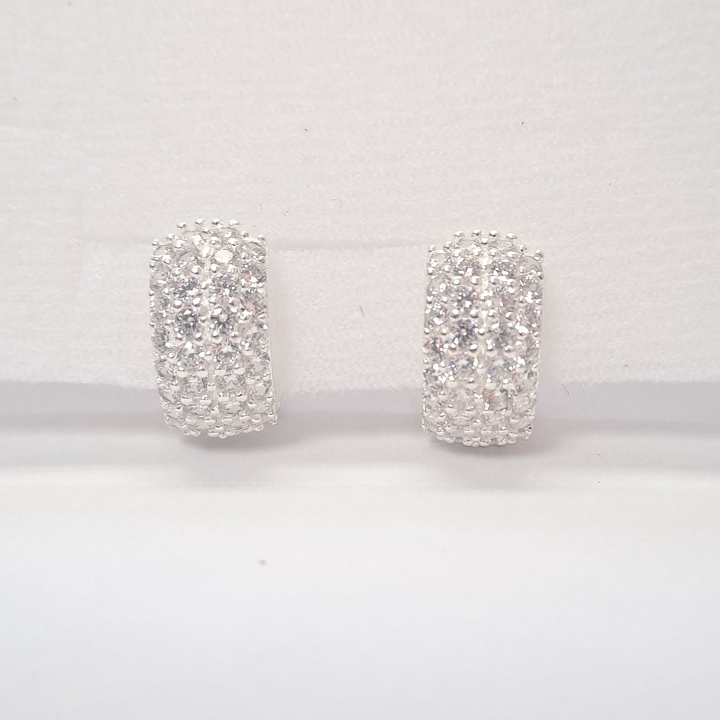 HUGGIES C/CIRCONIAS PLATA .925 5.6 GR (NUEVO)