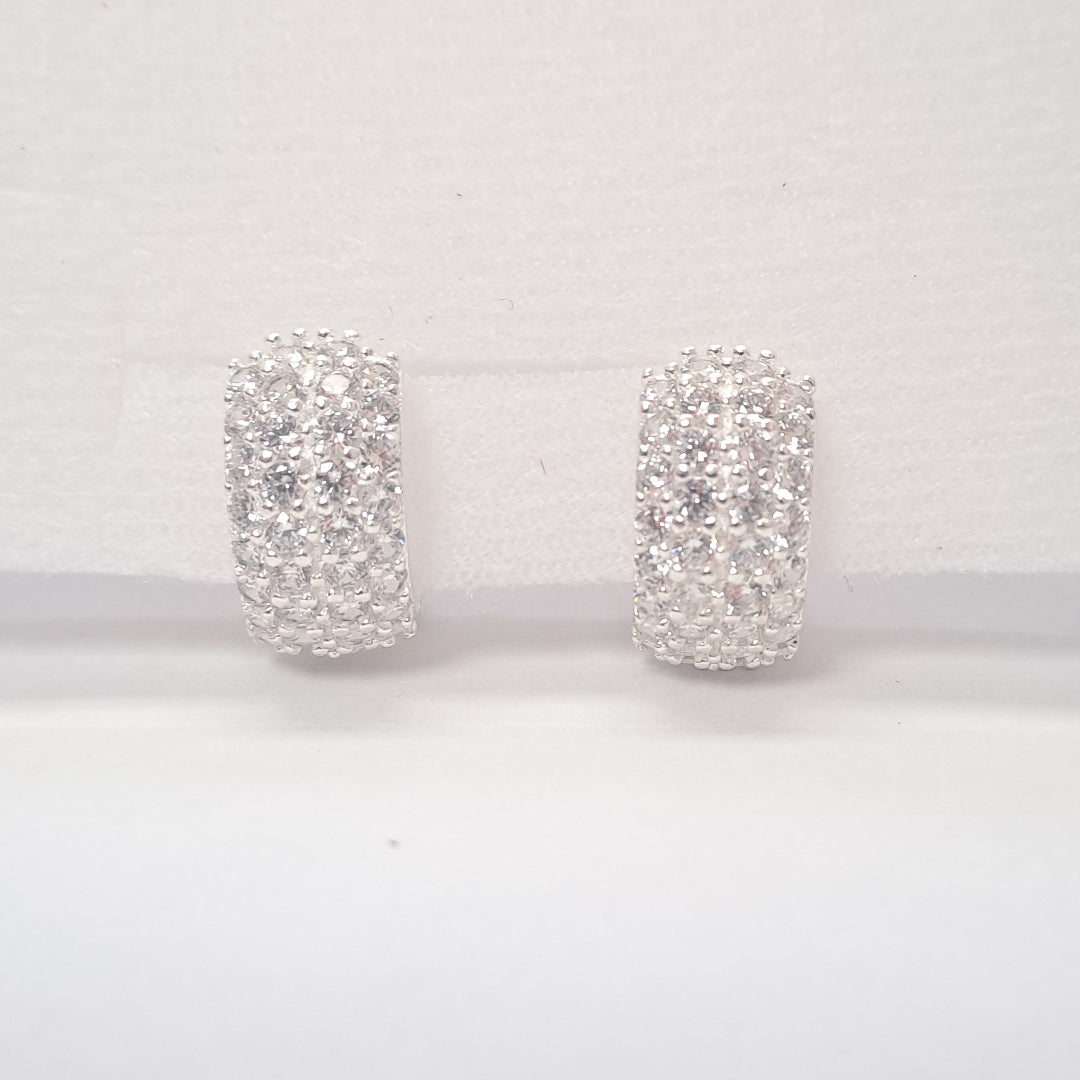 HUGGIES C/CIRCONIAS PLATA .925 5.6 GR (NUEVO)