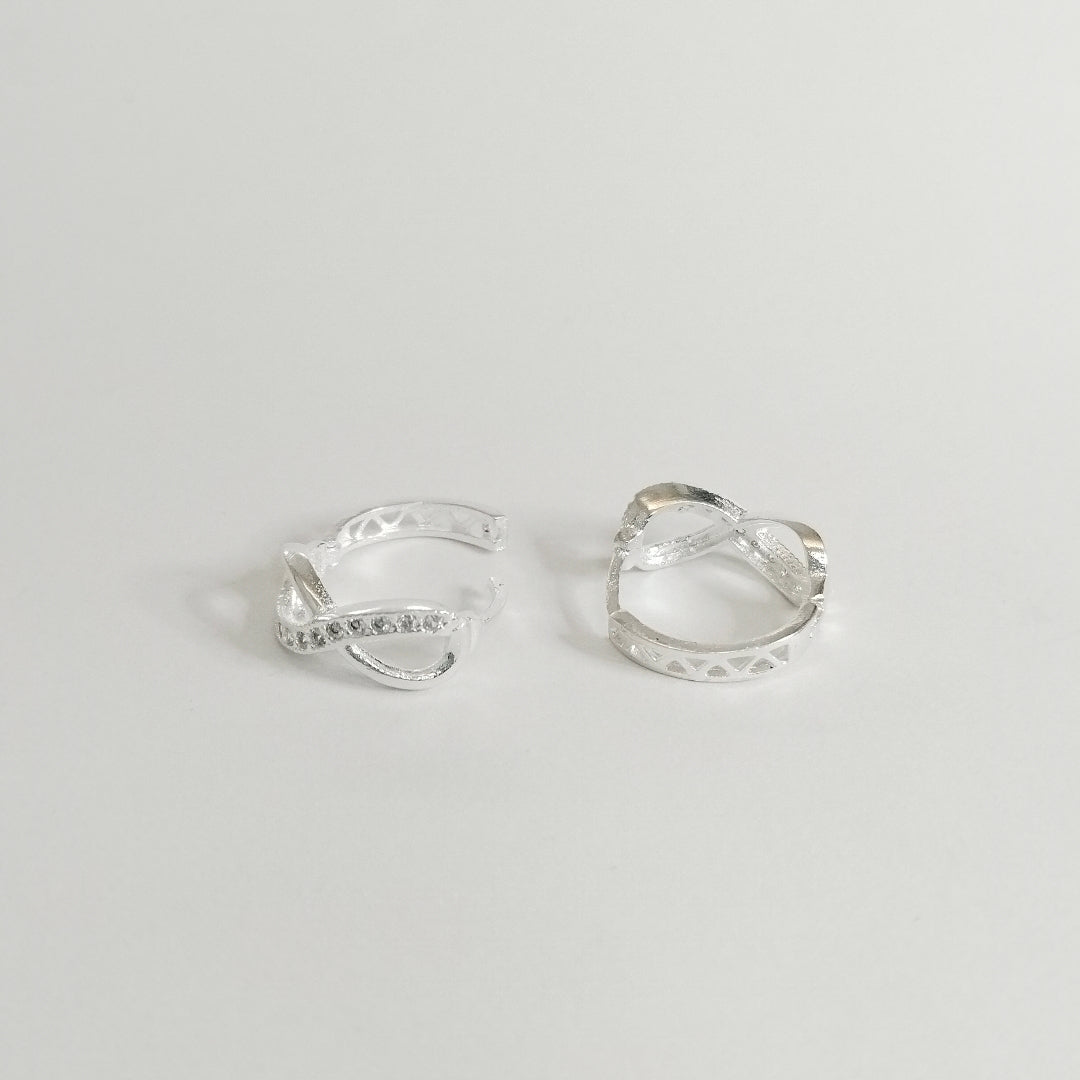 HUGGIES INFINITO CIRCONIAS PLATA .925 2.4 GR (NUEVO)