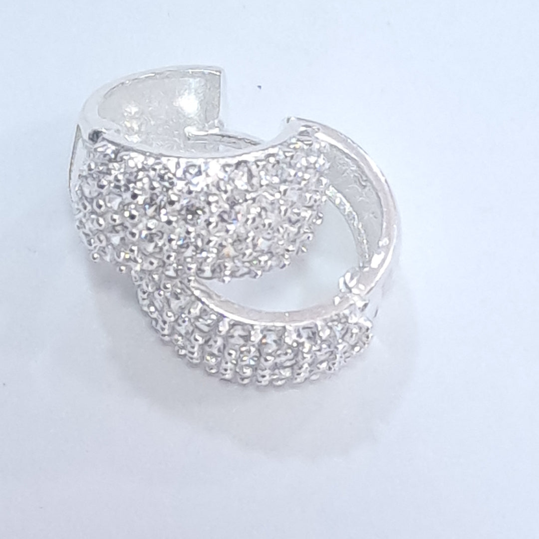 HUGGIES C/CIRCONIAS PLATA .925 5.4 GR (NUEVO)