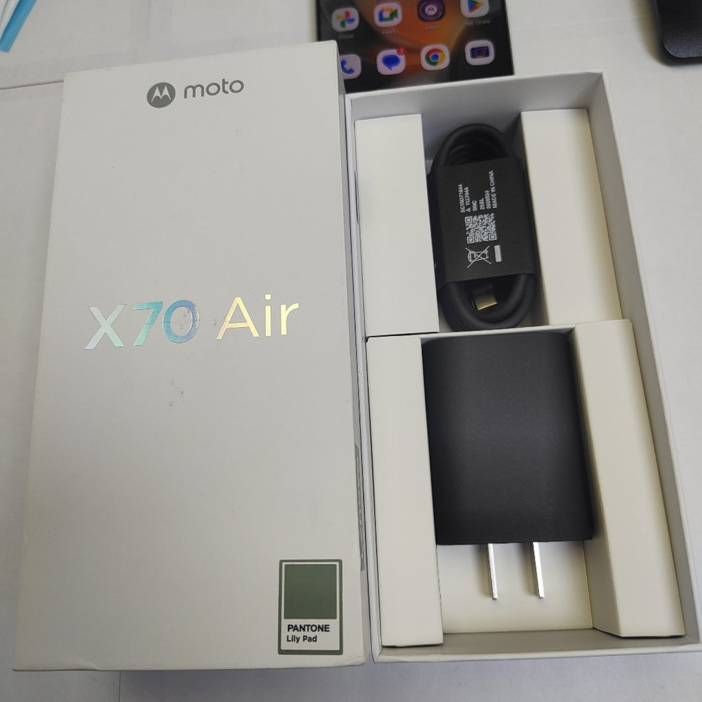 CELULAR MOTOROLA EDGE 70 XT2601-1 (2025) 512 GB 12 GB RAM (SEMINUEVO)
