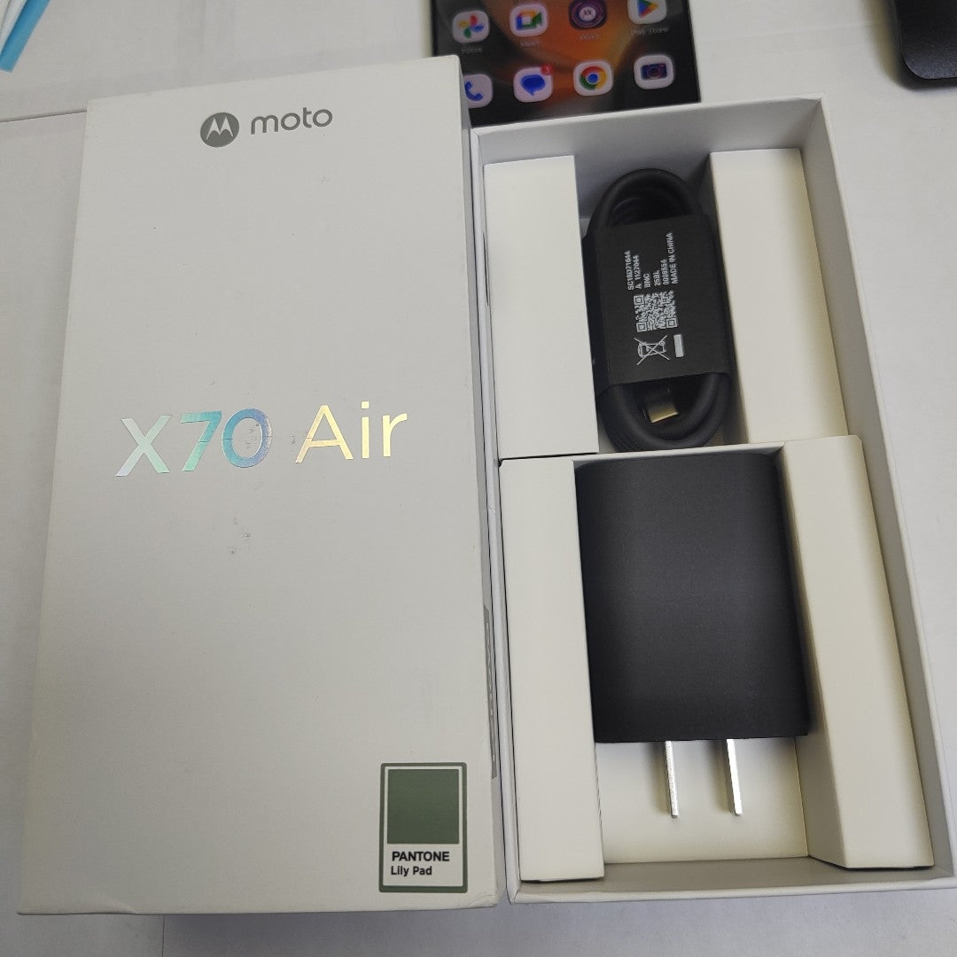CELULAR MOTOROLA EDGE 70 XT2601-1 (2025) 512 GB 12 GB RAM (SEMINUEVO)
