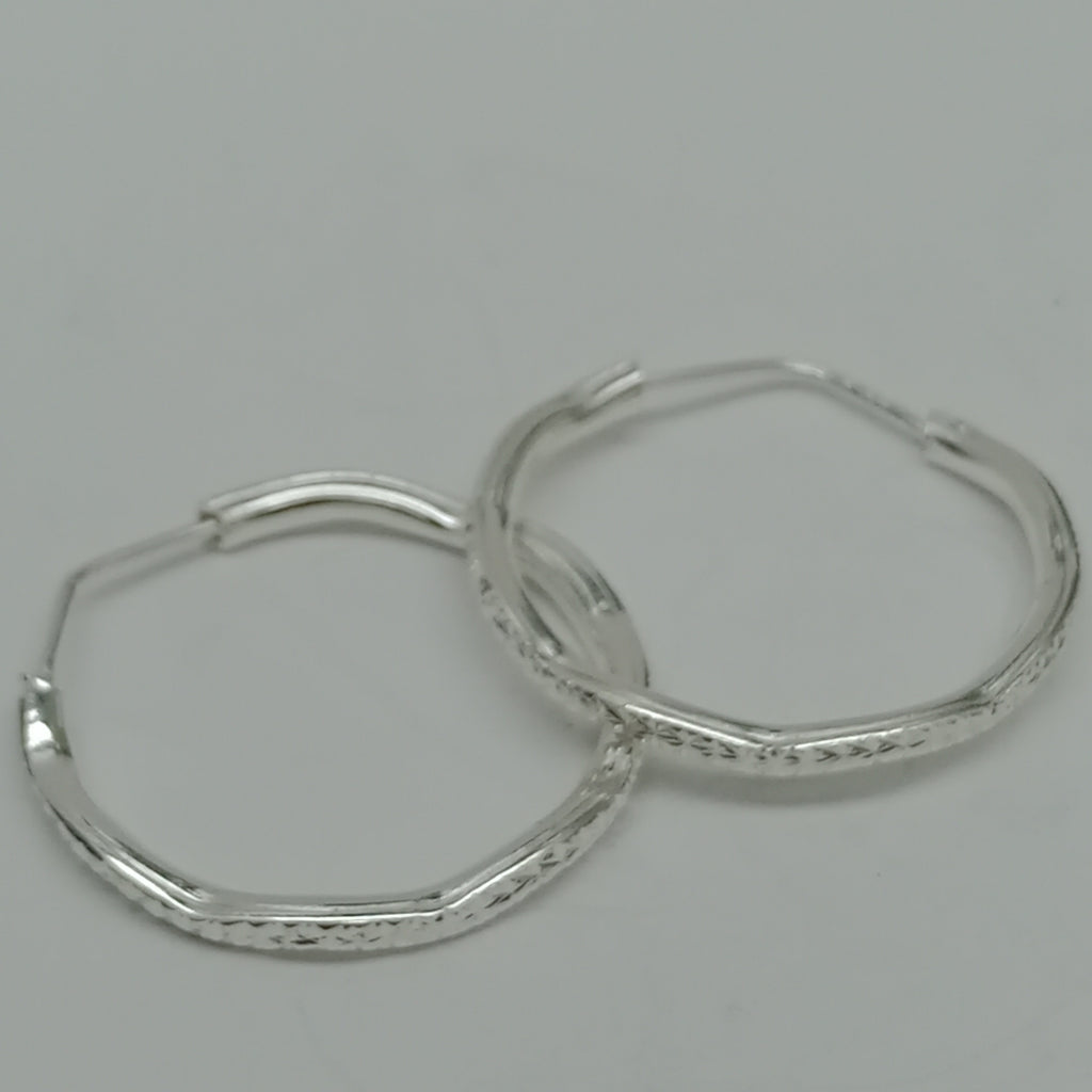 PAR ARRACADAS LABRADAS PLATA .925 2.6 GR (NUEVO)