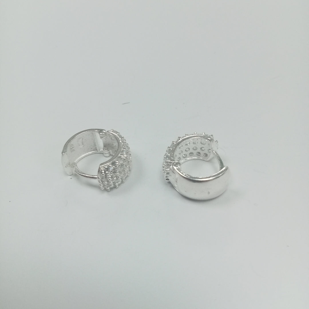 HUGGIES C/CIRCONIAS PLATA .925 5.4 GR (NUEVO)