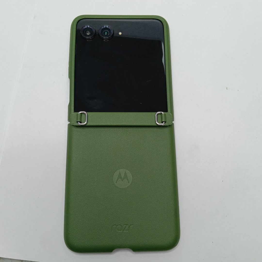 CELULAR MOTOROLA RAZR 50 ULTRA XT2451-3 (2024) 512 GB 12 GB RAM (SEMINUEVO)