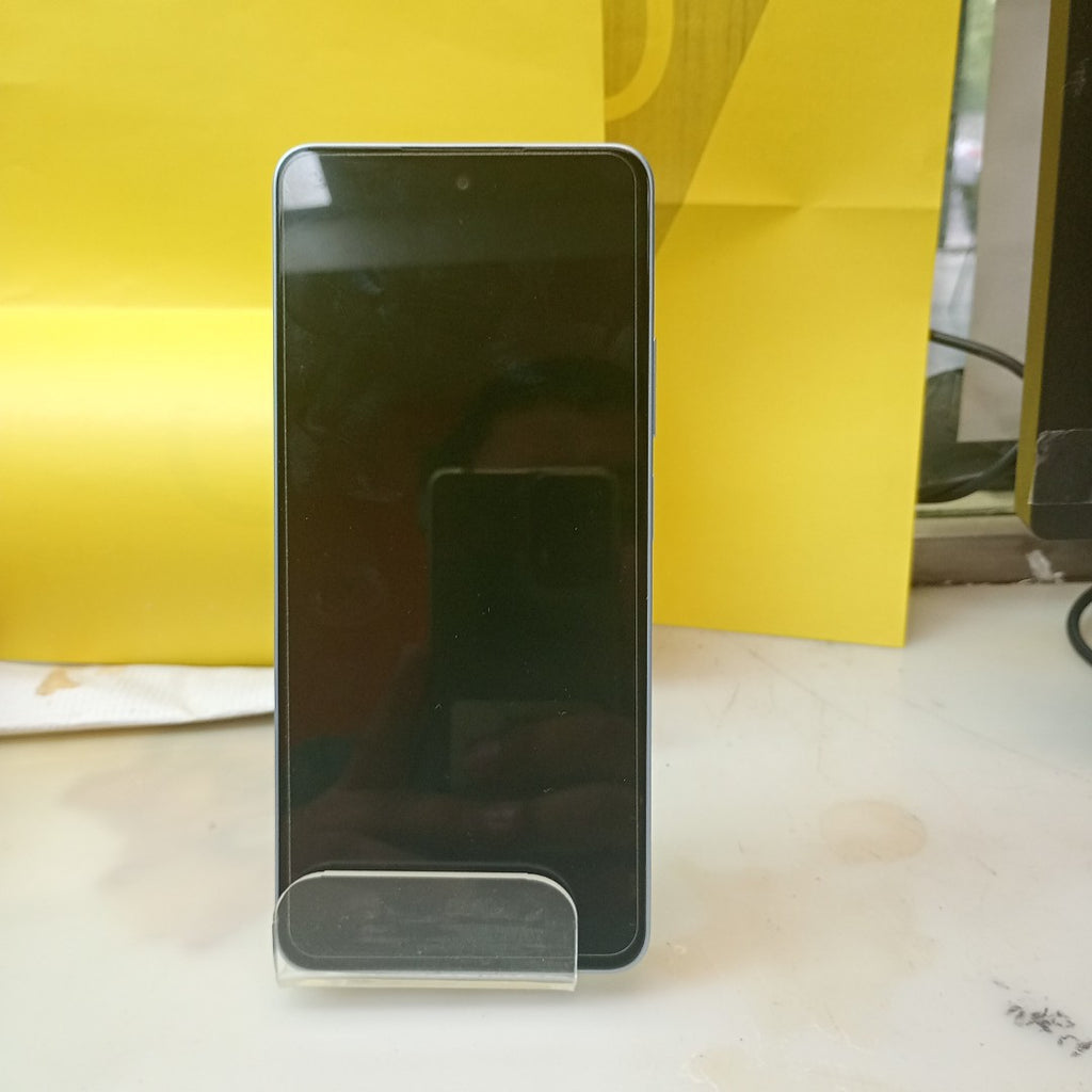 CELULAR OPPO  A5 PRO CPH2711 (2025) 256 GB 8 GB RAM (SEMINUEVO)
