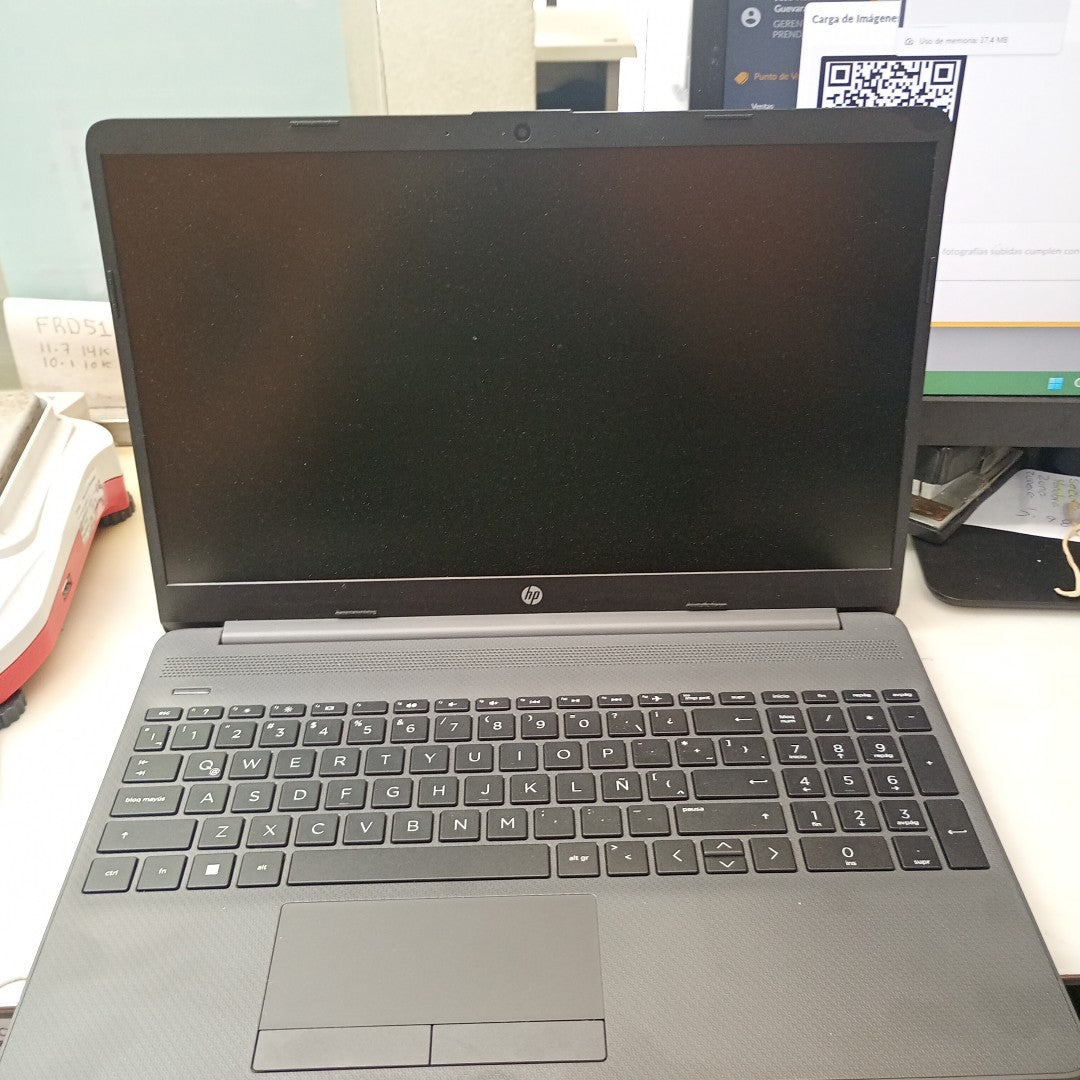 LAPTOP HP 255 G9 (2024) 512 GB SSD 8 GB RAM (SEMINUEVO)