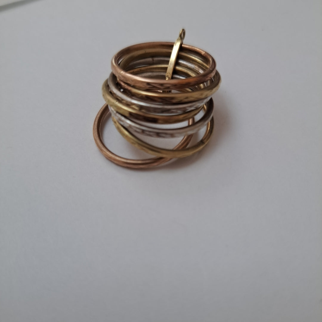 ANILLITO ORO 10 K 4.8 GRMS (SEMINUEVO)