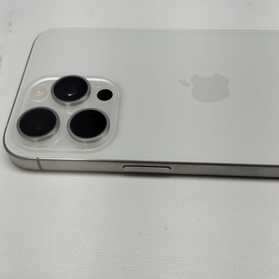 CELULAR APPLE IPHONE 15 PRO MAX A3108 (2023) 256 GB 8 GB RAM