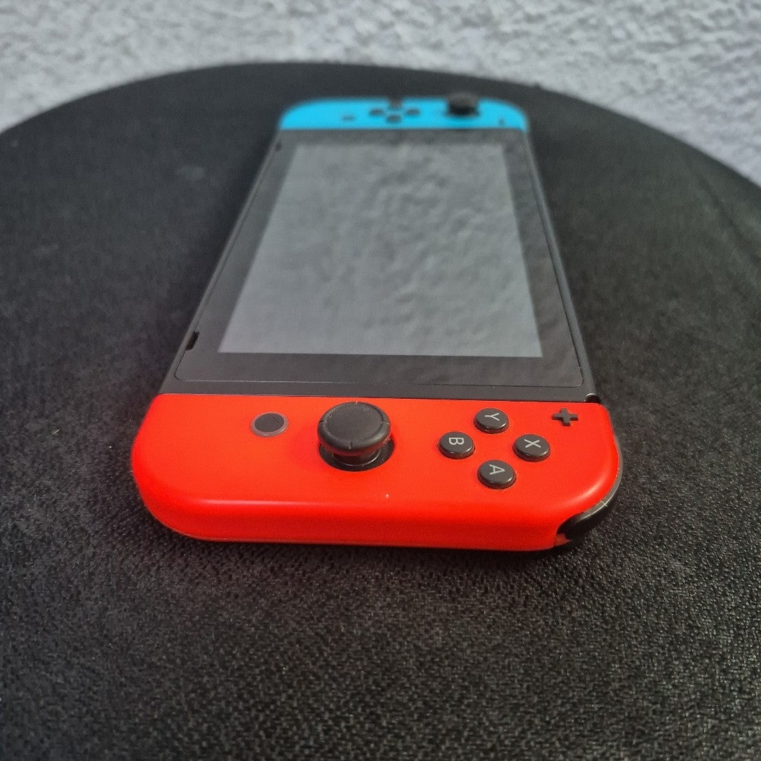 CONSOLA DE VIDEOJUEGO NINTENDO SWITCH 1.1 32 GB (SEMINUEVO)