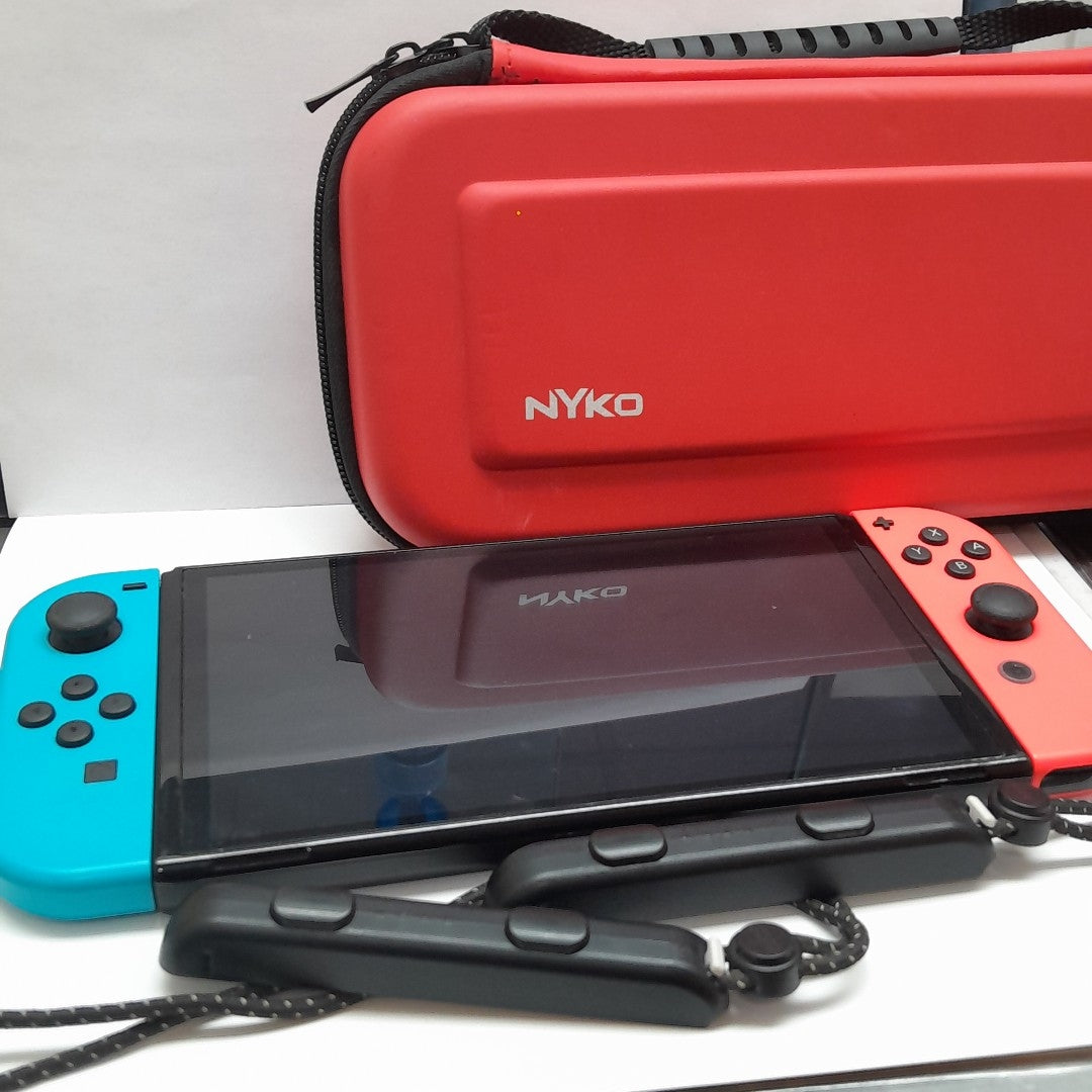 CONSOLA DE VIDEOJUEGO NINTENDO SWITCH OLED 64 GB (SEMINUEVO)