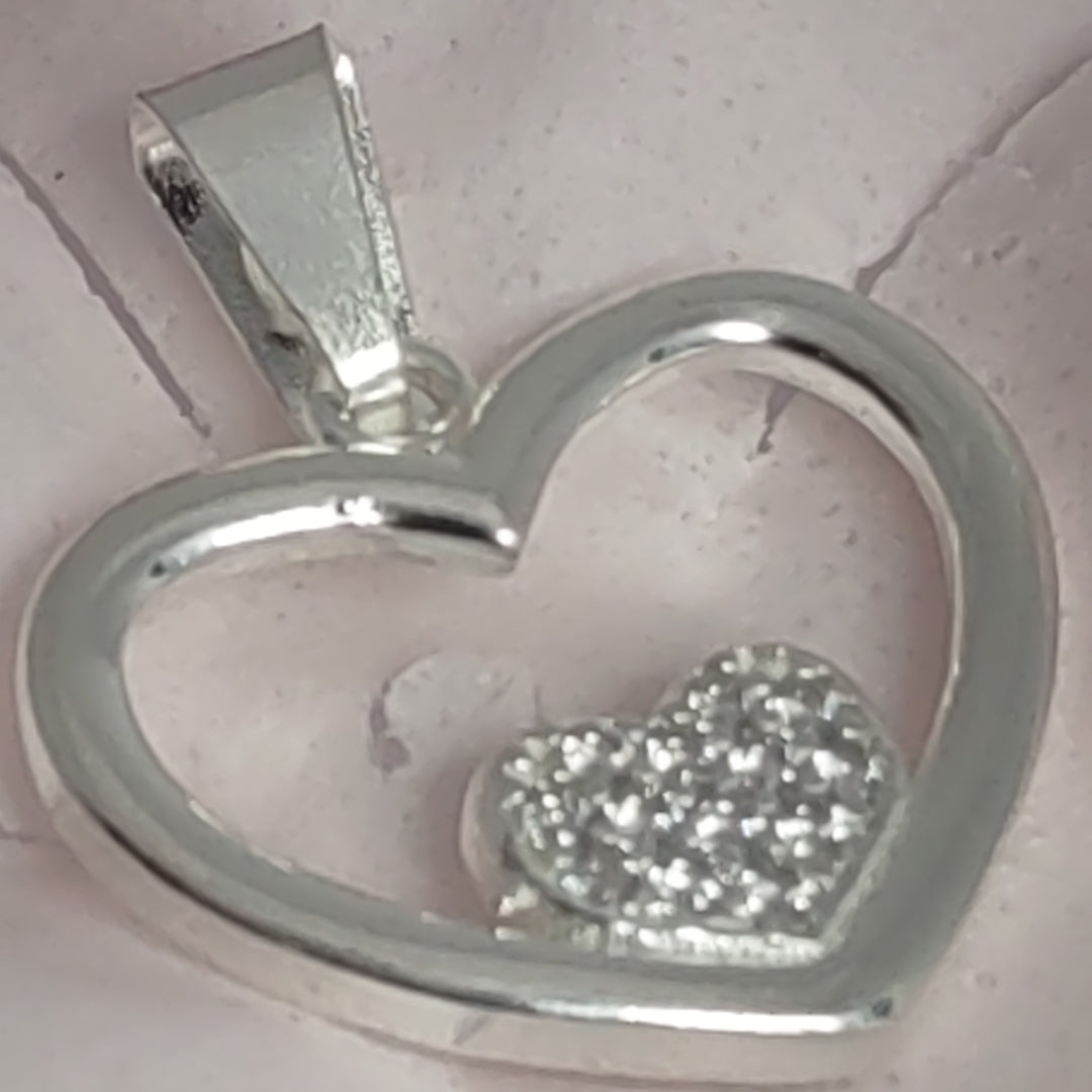 DIJE CORAZON C/CIRCONIAS PLATA .925 2.5 GR (NUEVO)