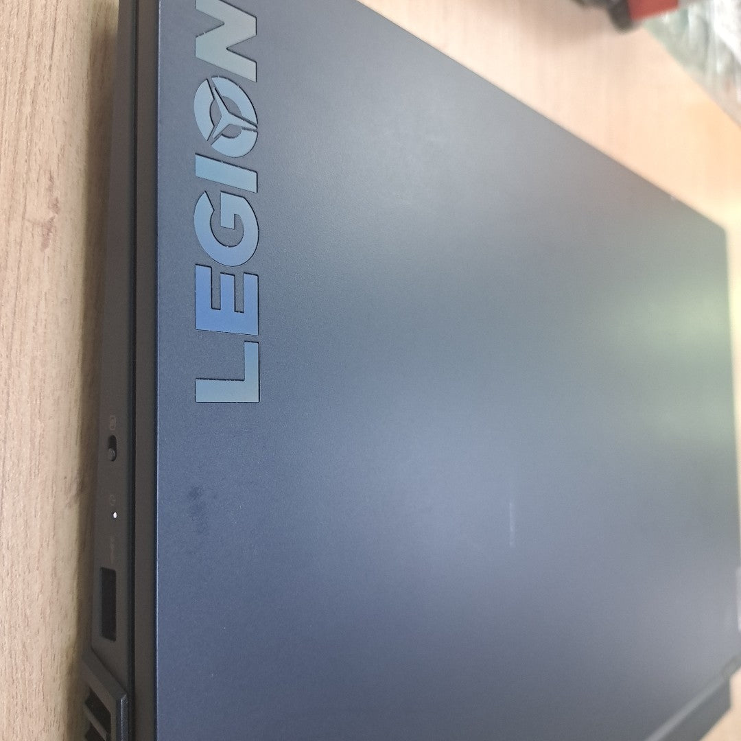 LAPTOP LENOVO LEGION 5 15ACH6 (2022) 512 GB SSD 16 GB RAM (SEMINUEVO)