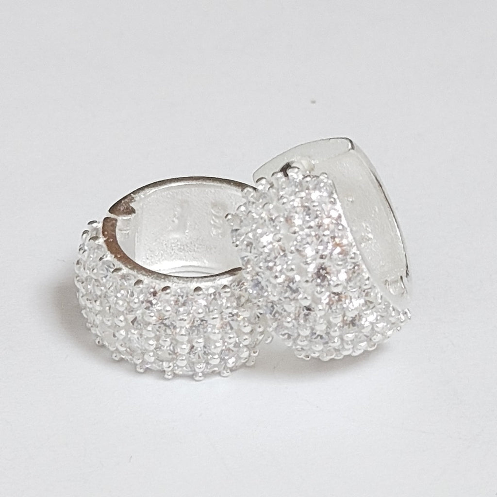 HUGGIES C/CIRCONIAS PLATA .925 5.4 GR (NUEVO)