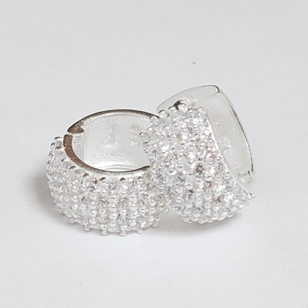 HUGGIES C/CIRCONIAS PLATA .925 5.4 GR (NUEVO)