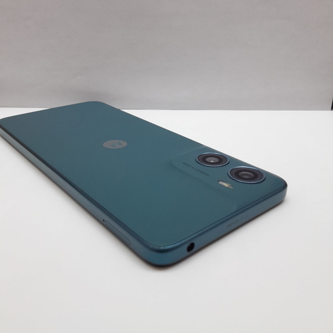 CELULAR MOTOROLA MOTO G06 XT2535-2 (2025) 64 GB 4 GB RAM (SEMINUEVO)