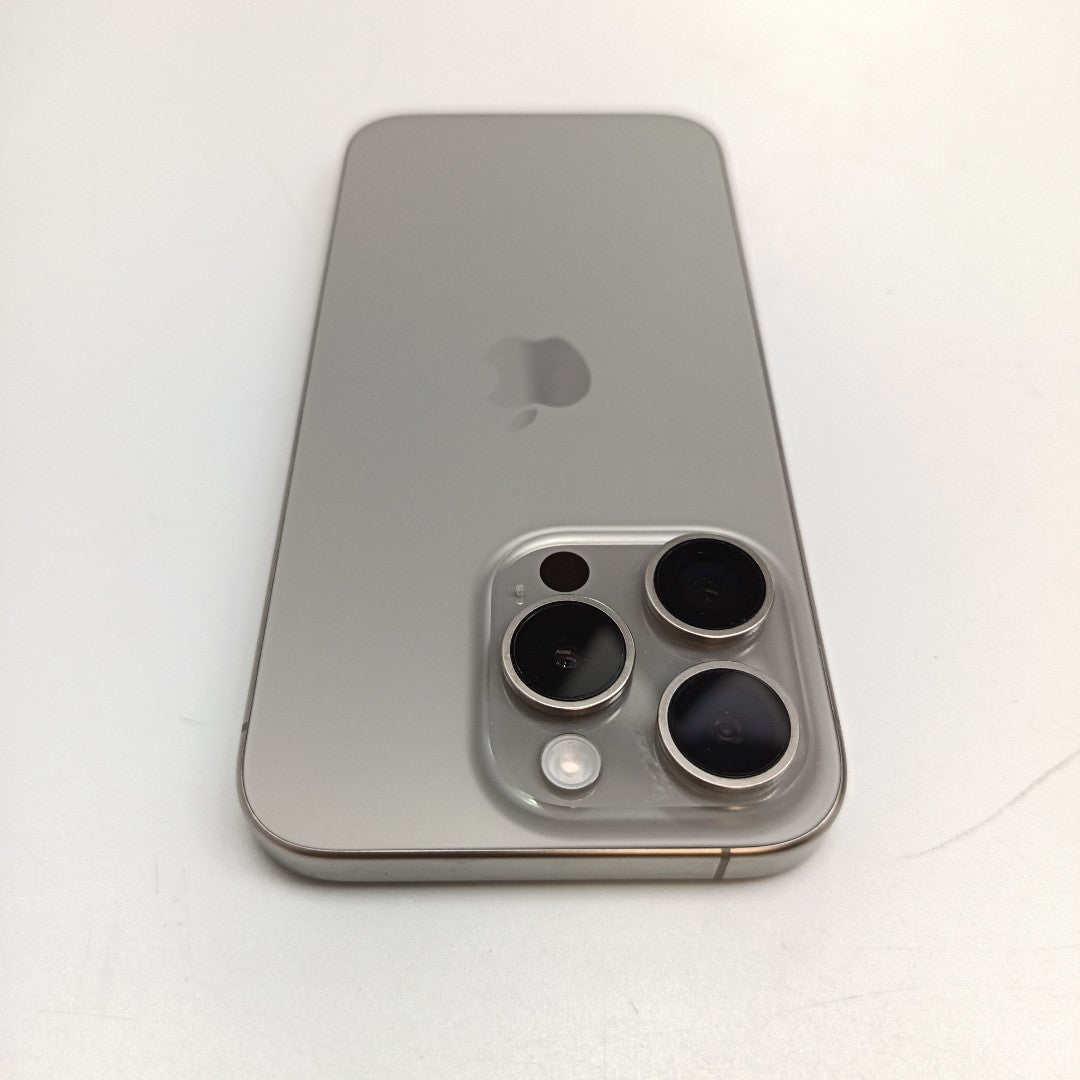 CELULAR APPLE IPHONE 15 PRO A3101 256 GB 8 GB RAM (SEMINUEVO)