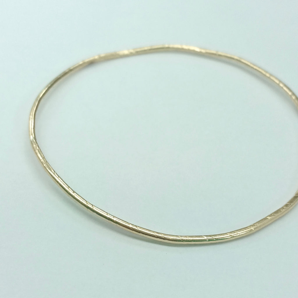 PULSERA RIGIDA ORO 14 K 3.7 GRMS (SEMINUEVO)