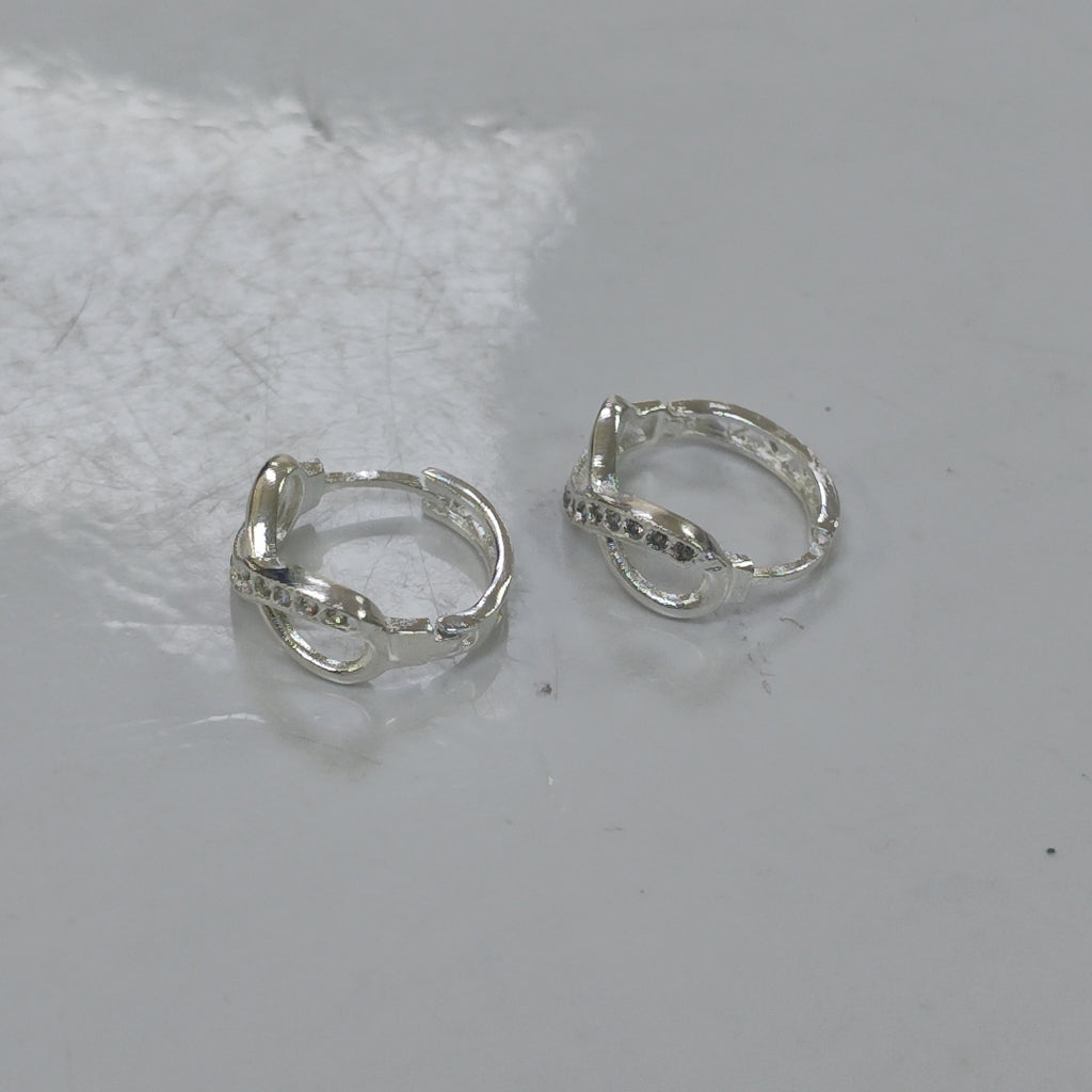 HUGGIES INFINITO CIRCONIAS PLATA .925 2.4 GR (NUEVO)