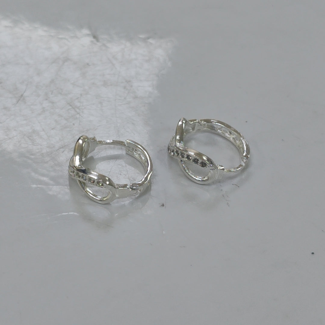 HUGGIES INFINITO CIRCONIAS PLATA .925 2.4 GR (NUEVO)