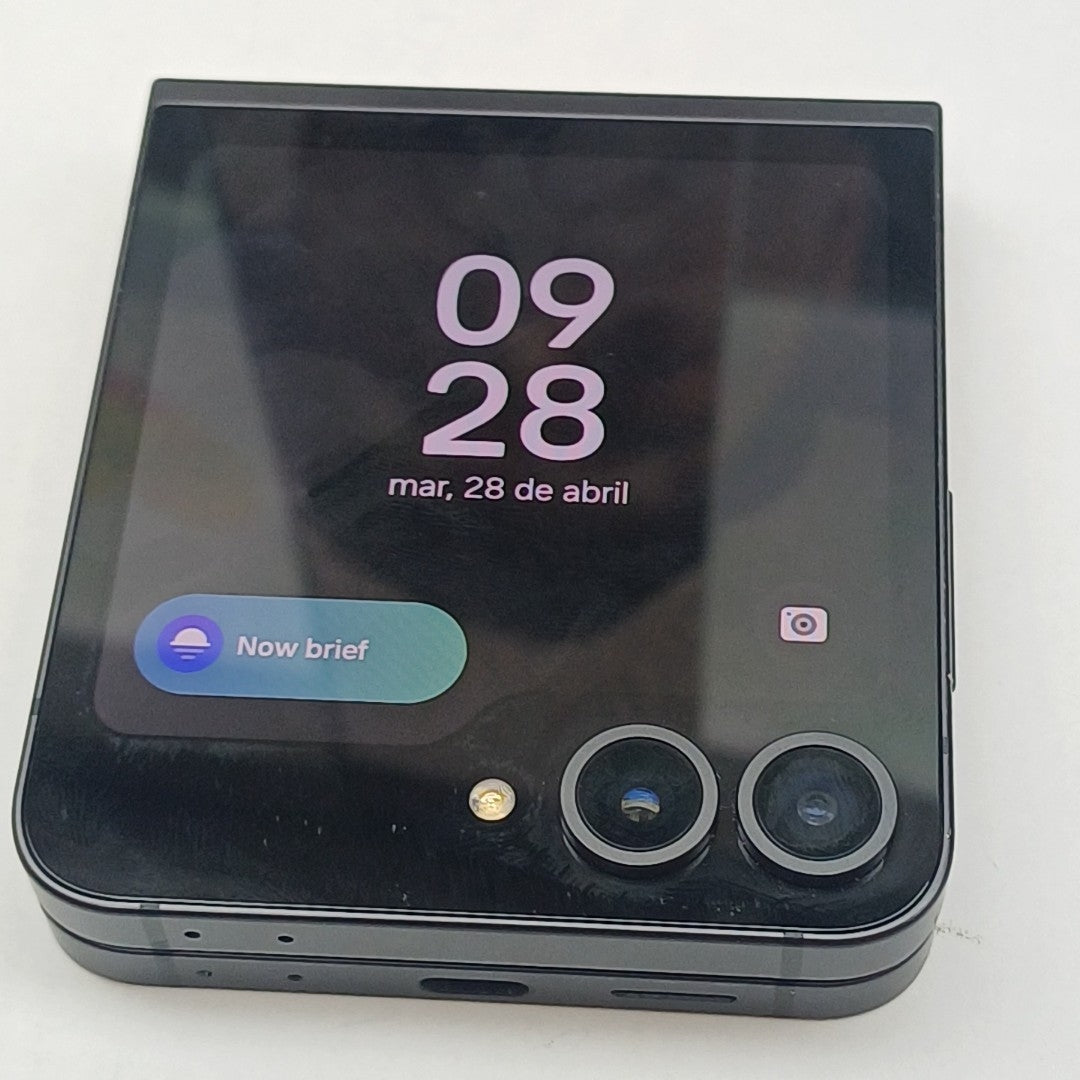 CELULAR SAMSUNG GALAXY Z FLIP6 SM-F741B (2024) 512 GB 12 GB RAM (SEMINUEVO)
