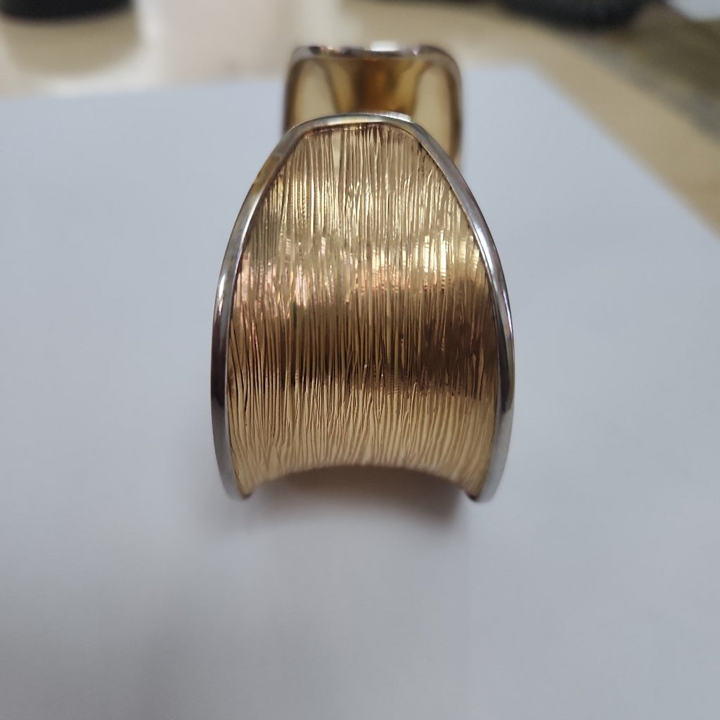 PULSERA RIGIDA ORO COMBINADO 14 K 25.7 GRMS (SEMINUEVO)