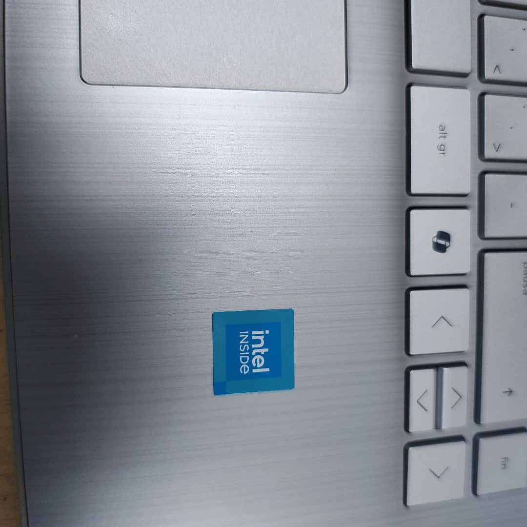 LAPTOP HP 14-DQ3503LA (2025) 256 GB SSD 8 GB RAM (SEMINUEVO)