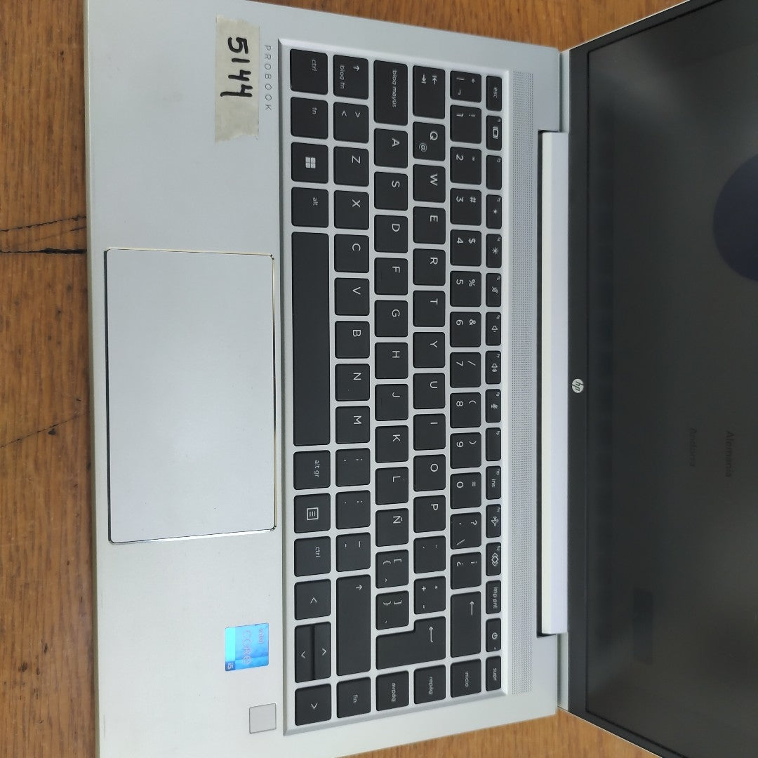 LAPTOP HP PROBOOK 440 G10 (2024) 512 GB SSD 16 GB RAM (SEMINUEVO)