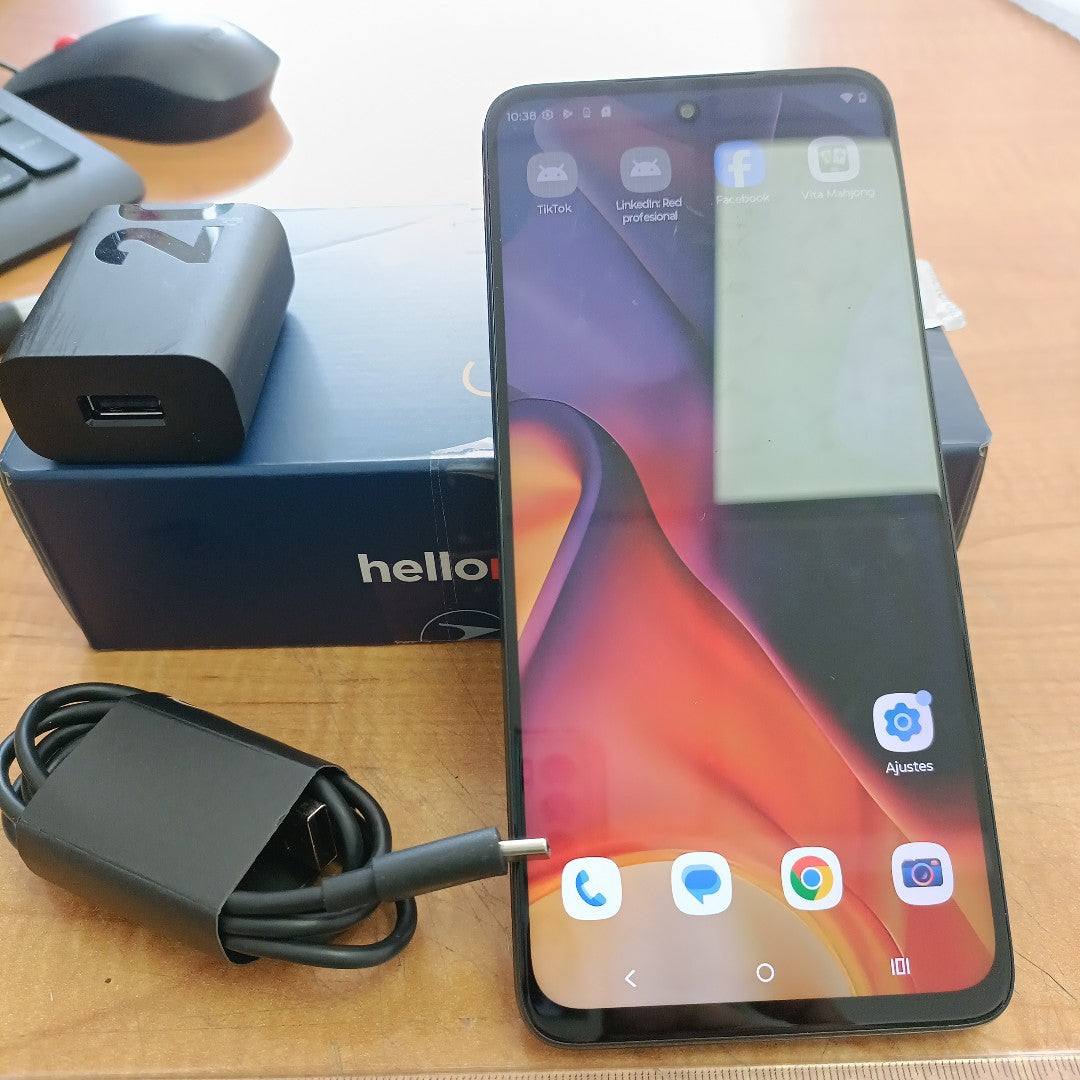 CELULAR MOTOROLA MOTO G15 XT2521-2 (2025) 512 GB 4 GB RAM (SEMINUEVO)