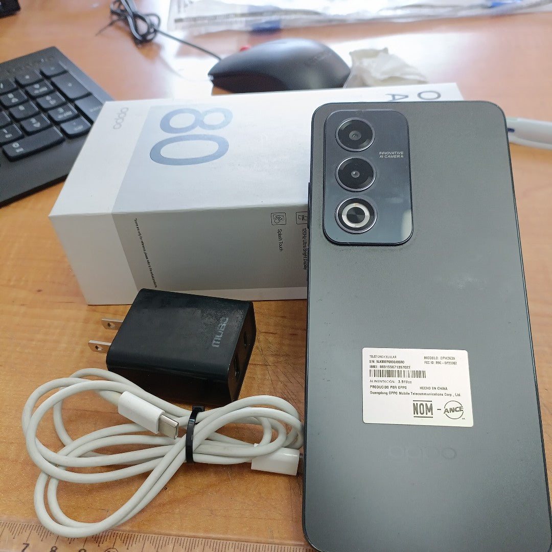 CELULAR OPPO A80 5G CPH2639 (2024) 256 GB 8 GB RAM (SEMINUEVO)