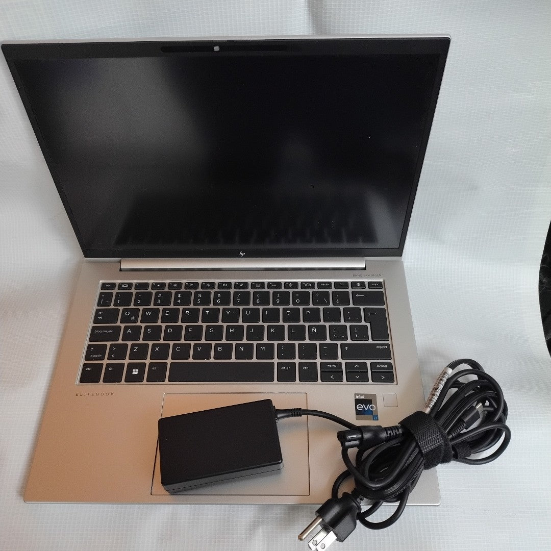LAPTOP HP ELITEBOOK 840 G9 (2024) 256 GB SSD 16 GB RAM (SEMINUEVO)
