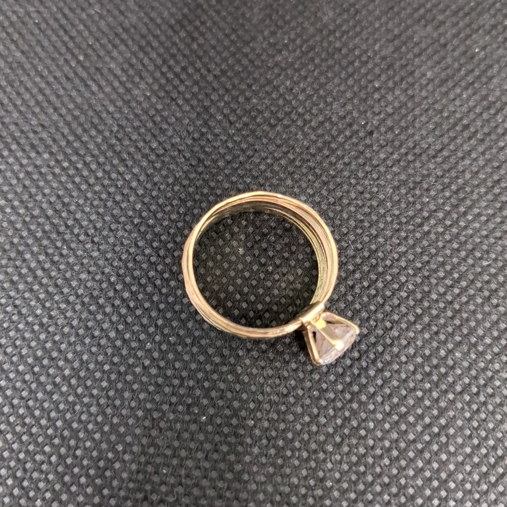 ANILLITO, SOLITARIO ORO 10 K 3.5 GRMS (SEMINUEVO)
