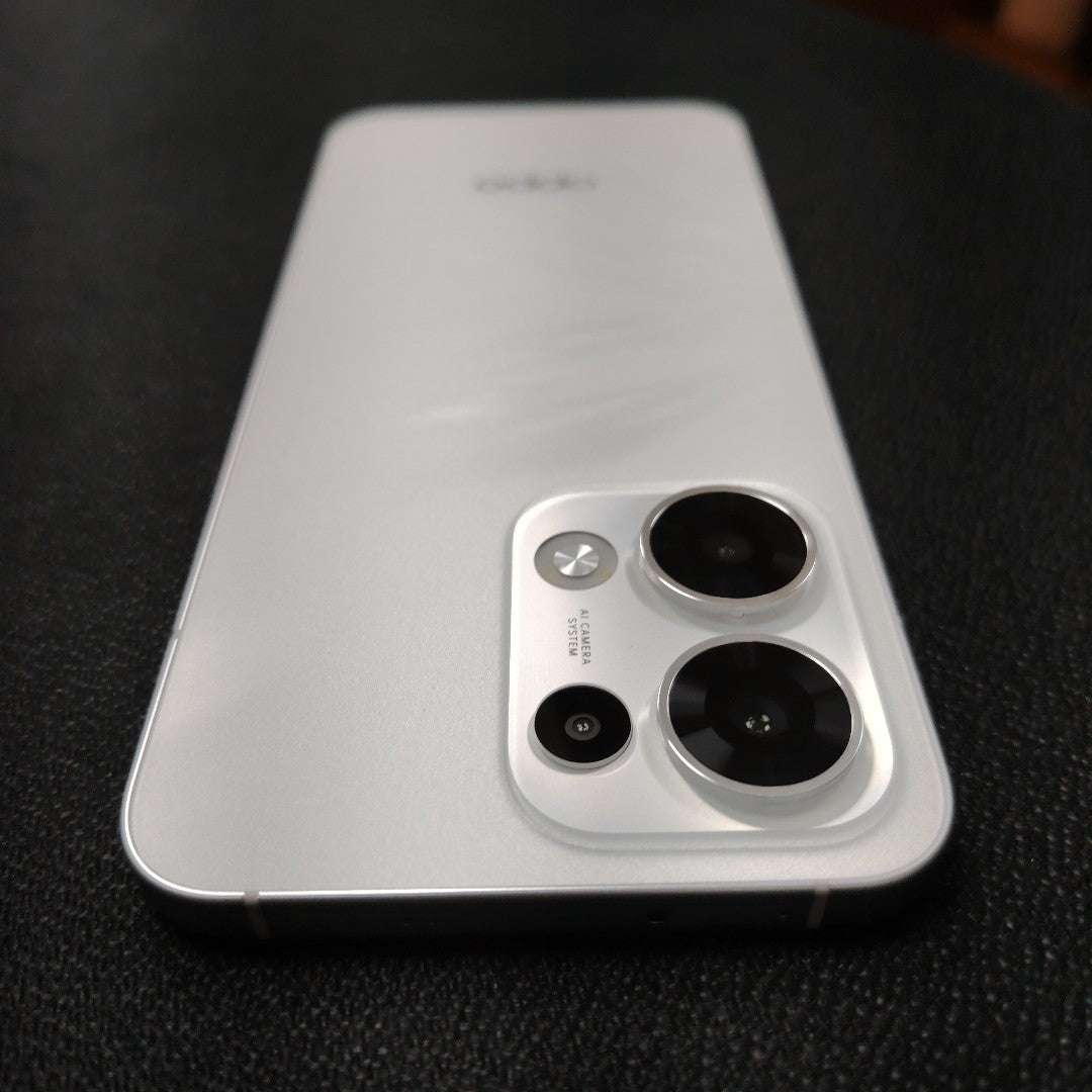 CELULAR OPPO RENO13 5G CPH2689 (2024) 512 GB 12 GB RAM (SEMINUEVO)