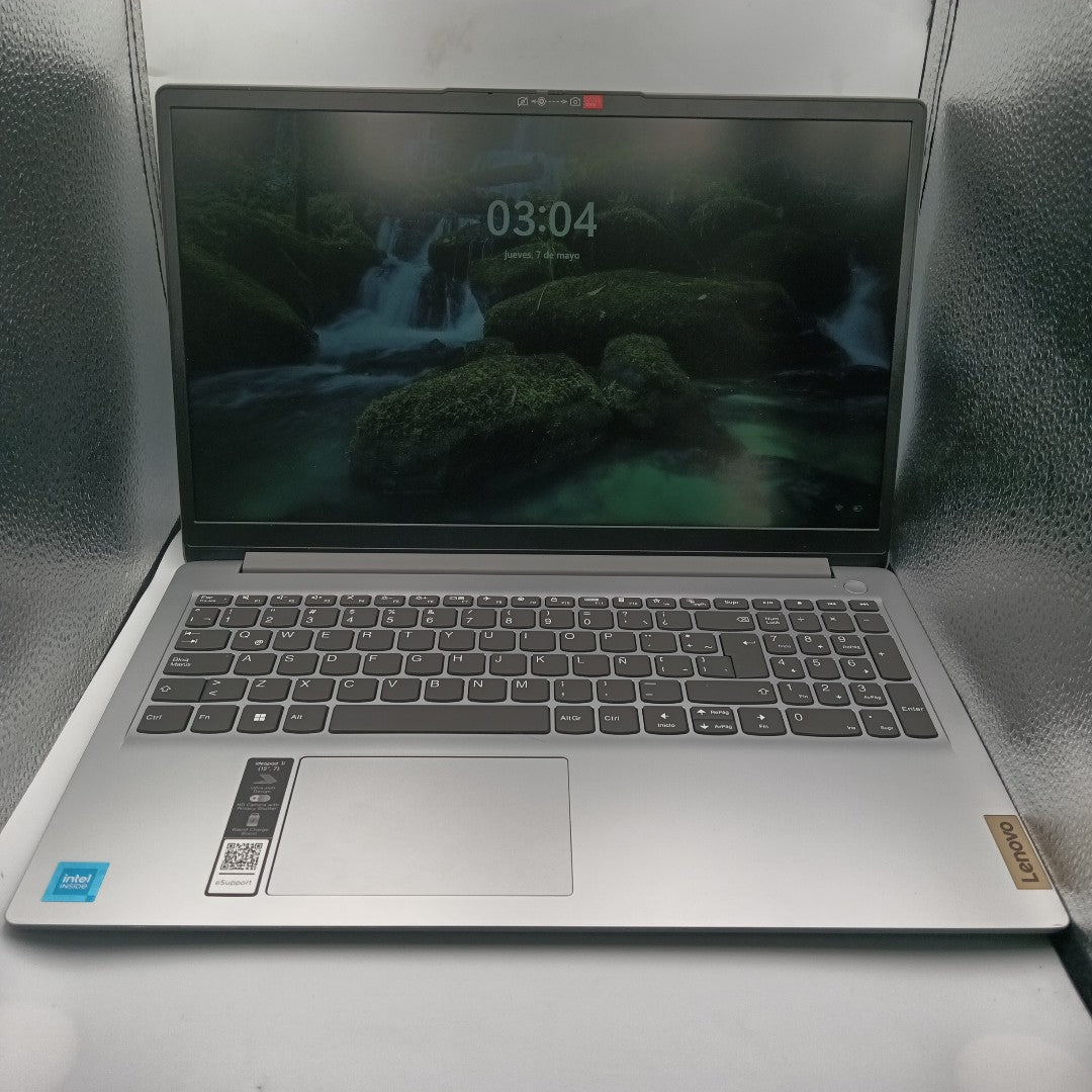 LAPTOP LENOVO IDEAPAD 1 15IGL7 (2024) 256 GB SSD 8 GB RAM (SEMINUEVO)