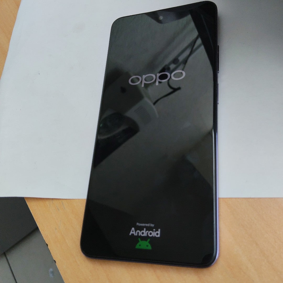 CELULAR OPPO A80 5G CPH2639 (2024) 256 GB 8 GB RAM (SEMINUEVO)
