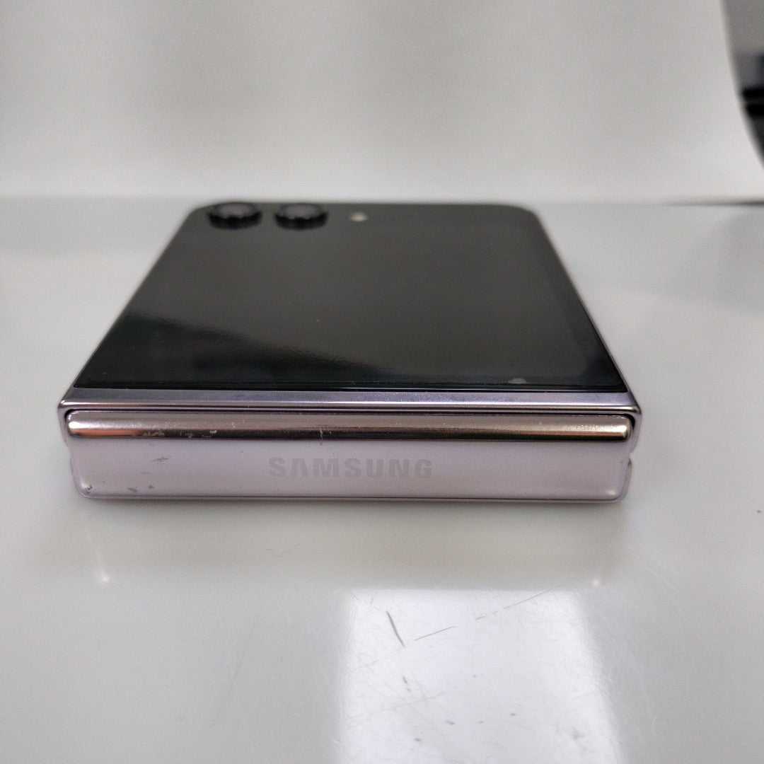 CELULAR SAMSUNG GALAXY Z FLIP 5 SM-F731B (2023) 512 GB 8 GB RAM (SEMINUEVO)