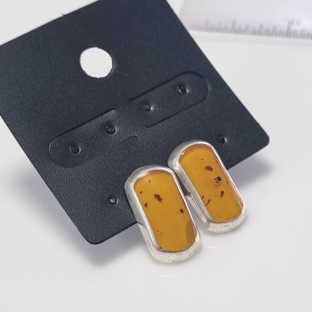 ARETES PAR PLATA 1,80 GRMS (SEMINUEVO)
