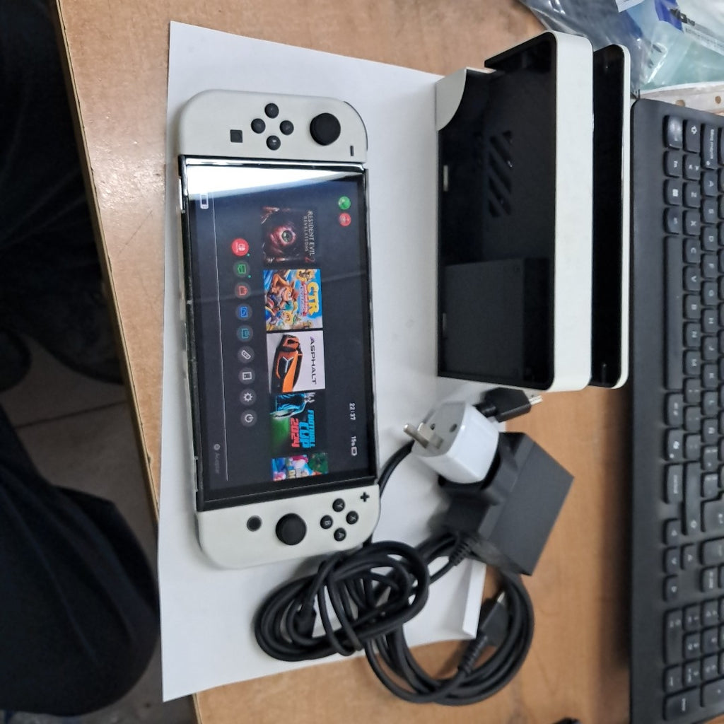CONSOLA DE VIDEOJUEGO NINTENDO SWITCH OLED 64 GB (SEMINUEVO)