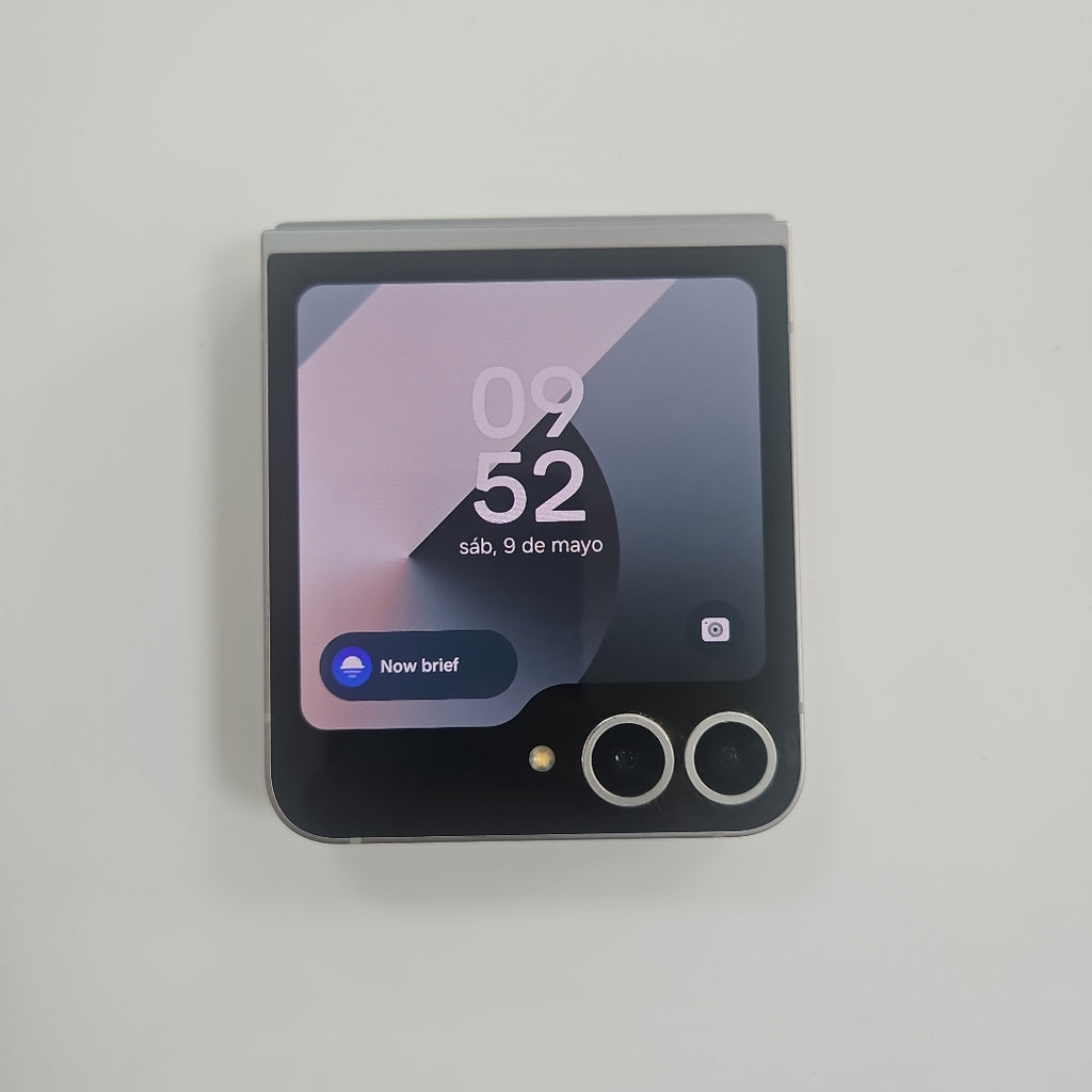 CELULAR SAMSUNG GALAXY Z FLIP6 SM-F741W (2024) 256 GB 12 GB RAM (SEMINUEVO)
